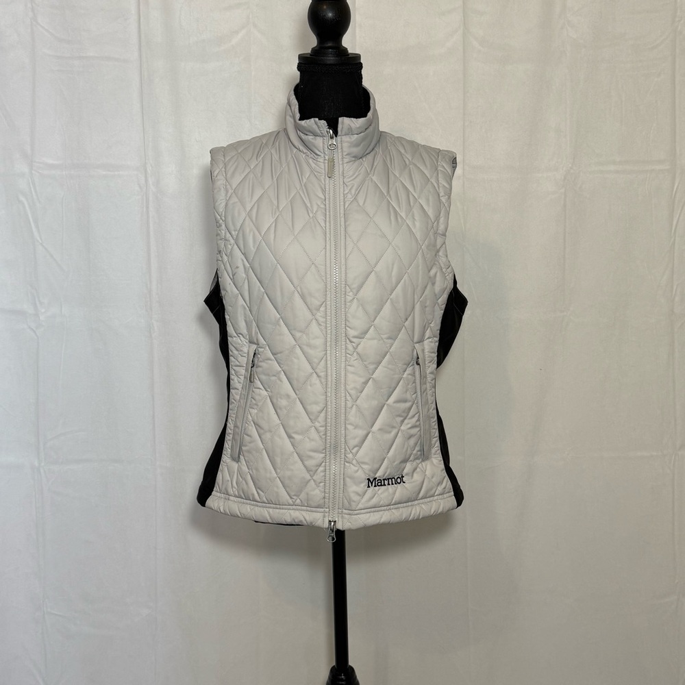 PRE-OWNED Marmot Gray Quilted Vest for Outdoor Adventures